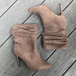 TOUPEE BOOTS - SIZE 8.5